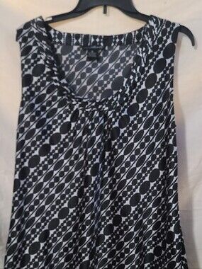 Willi Smith Black & White Sleeveless Geometric Dot Camisole